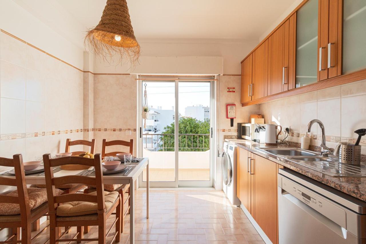Seajay'S Apartment Лагуш Екстер'єр фото